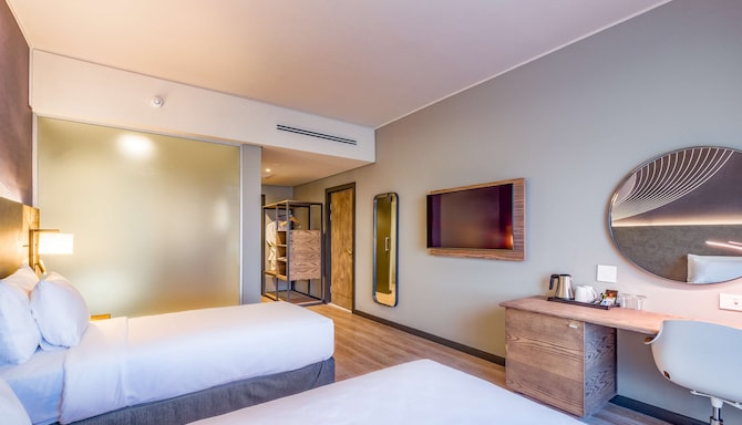 Radisson Hotel and Convention Centre OR Tambo Airport - Standard twin room