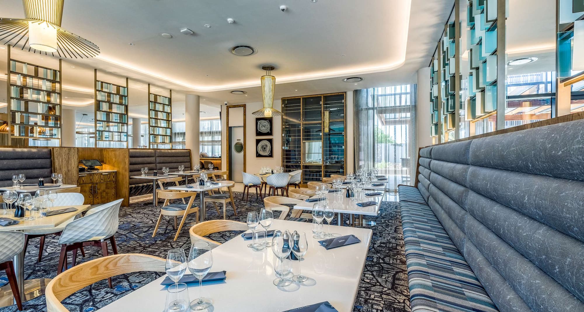 Radisson Hotel & Convention Centre Johannesburg OR Tambo - The Peacock Restaurant