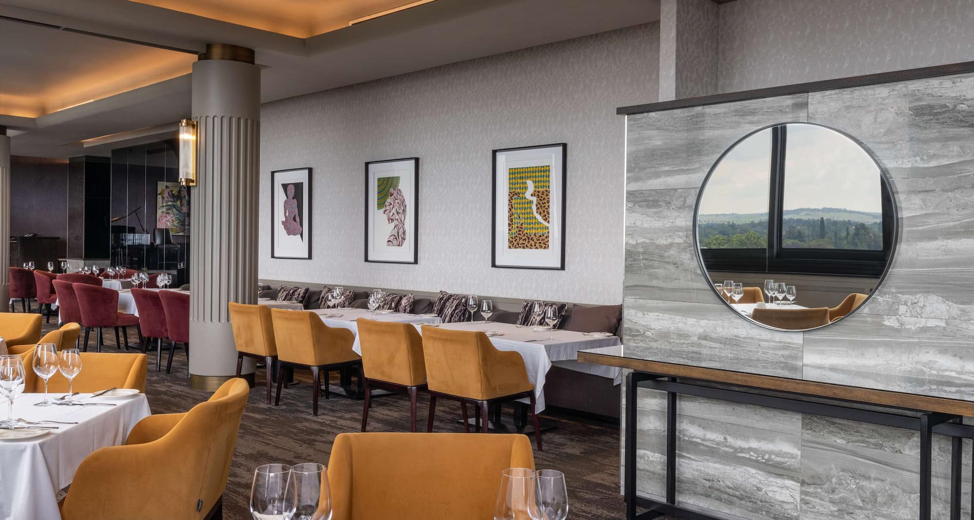 Radisson Hotel and Convention Centre OR Tambo Airport - LevelSeven Restaurant Art Decor