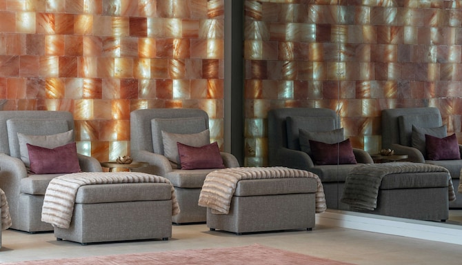 Radisson Hotel & Convention Centre, Johannesburg, O.R. Tambo - Spa salt room - Mirror view