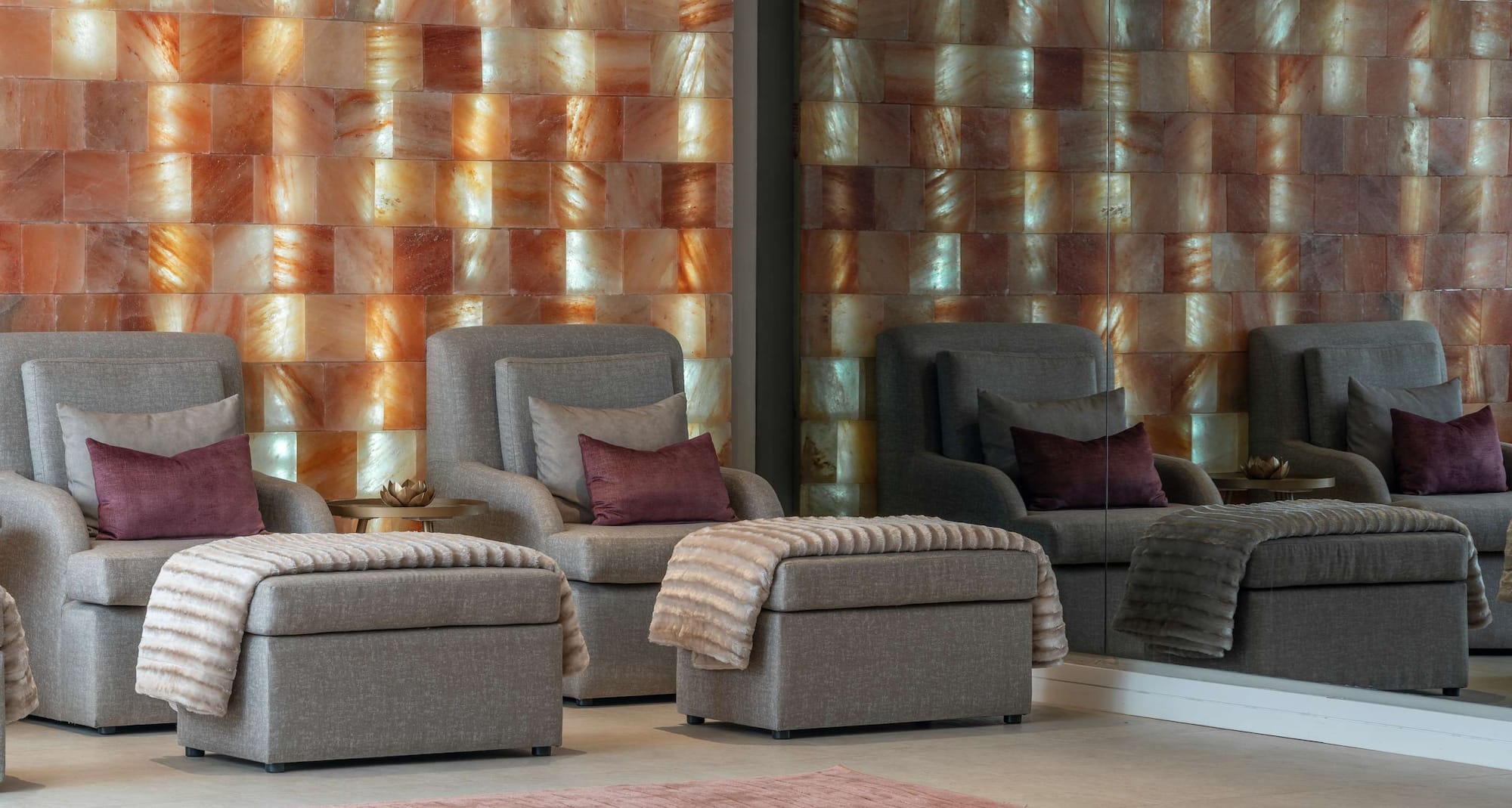 Radisson Hotel & Convention Centre, Johannesburg, O.R. Tambo - Spa salt room - Mirror view