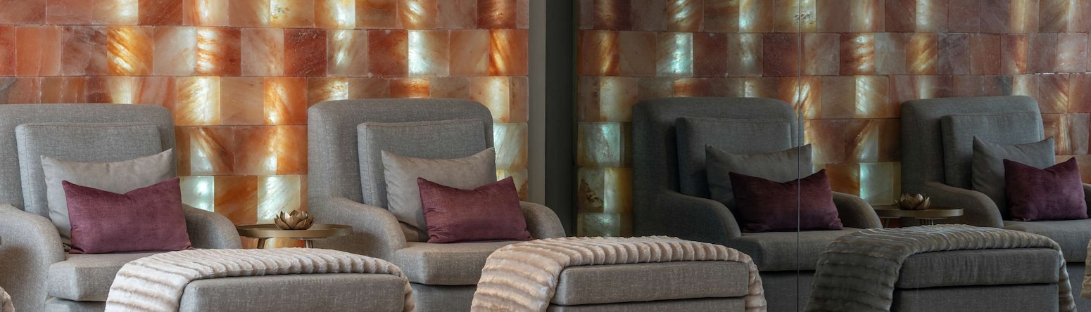 Radisson Hotel & Convention Centre, Johannesburg, O.R. Tambo - Spa salt room - Mirror view