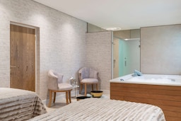 Radisson Hotel & Convention Centre, Johannesburg, O.R. Tambo - VIP Suite Bathtub