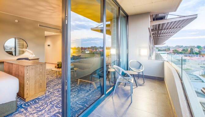 Radisson Hotel & Convention Centre Johannesburg OR Tambo - Junior suite - balcony