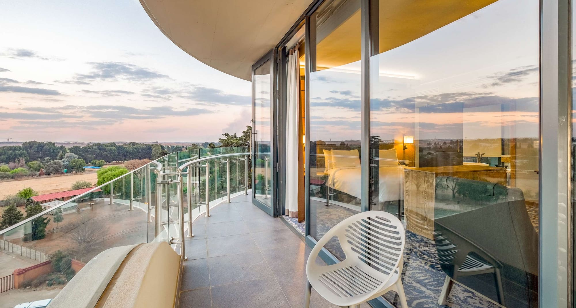 Radisson Hotel and Convention Centre OR Tambo Airport - Junior suite - balcony