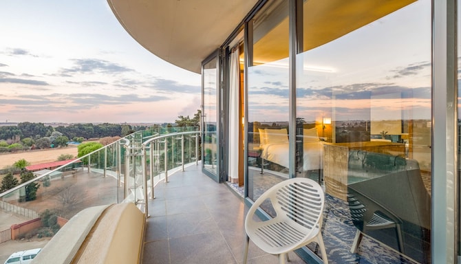 Radisson Hotel and Convention Centre OR Tambo Airport - Junior suite - balcony