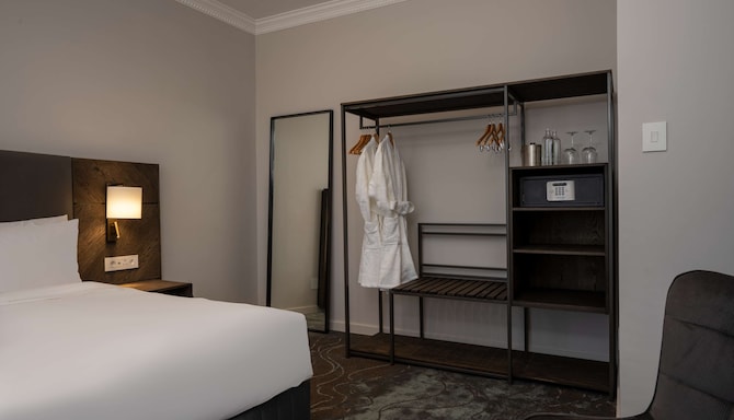 Radisson Hotel and Convention Centre OR Tambo Airport - Boutique Building - Junior Suite