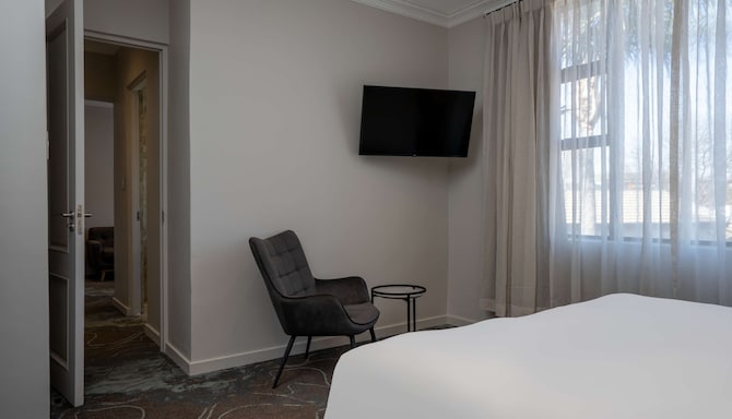 Radisson Hotel and Convention Centre OR Tambo Airport - Boutique Building - Junior Suite