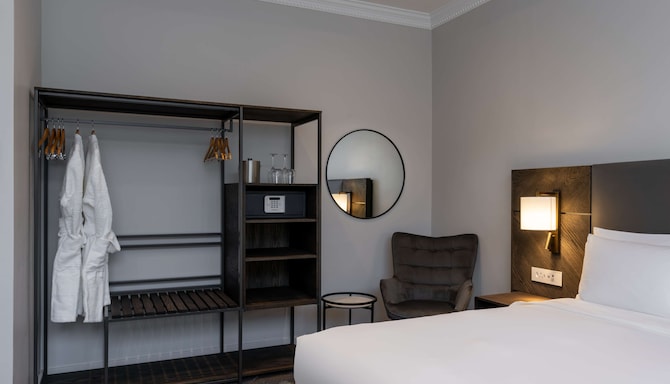 Radisson Hotel and Convention Centre OR Tambo Airport - Boutique Building - Two Bedroom Apartment
