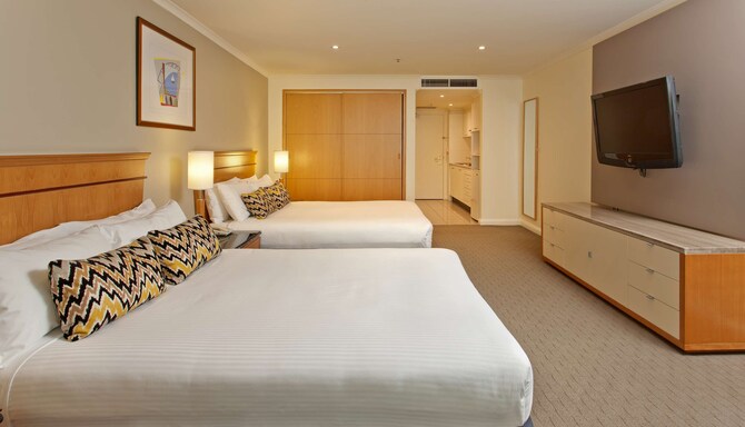 Radisson Hotel and Suites Sydney - Guest Room
