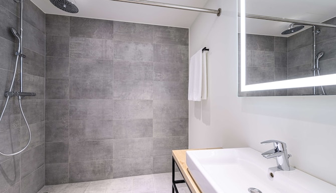 Park Inn by Radisson Antwerp Berchem - Superior Room - Bathroom