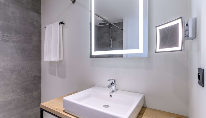 Park Inn by Radisson Antwerp Berchem - Superior Room - Bathroom