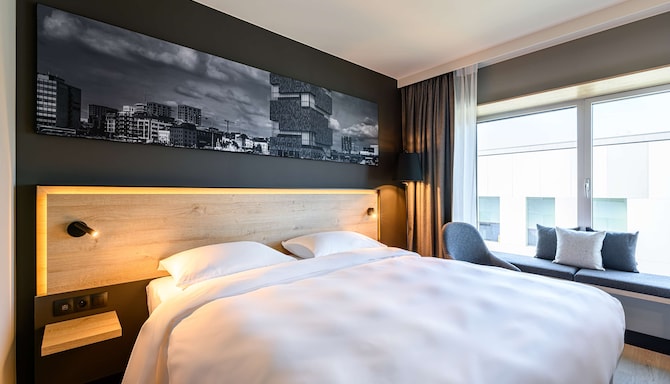 Park Inn by Radisson Antwerp Berchem - Standard Room - King bed