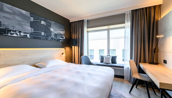 Park Inn by Radisson Antwerp Berchem - Standard Room - King bed