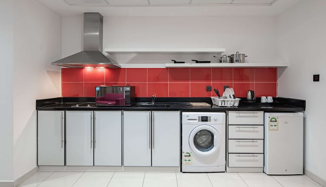 Radisson Hotel & Apartments Dammam Industrial City - Apartments Kitchen
