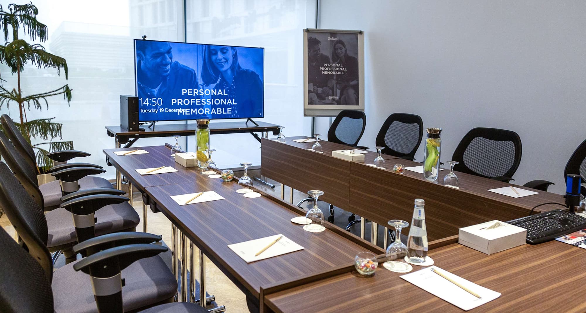 Radisson Hotel and Apartments Dammam Industrial City - Board room