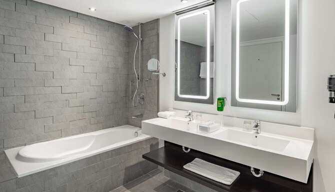 Radisson Hotel & Apartments Dammam Industrial City - جناح