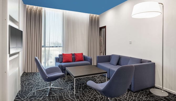 Radisson Hotel & Apartments Dammam Industrial City - جناح