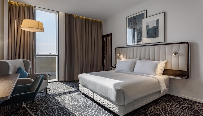 Radisson Hotel & Apartments Dammam Industrial City - جناح