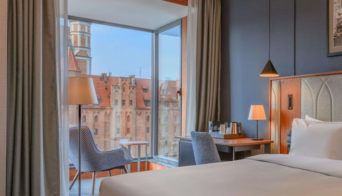 Radisson Hotel & Apartments Gdansk - Superior Room with bay window, river view & spa access