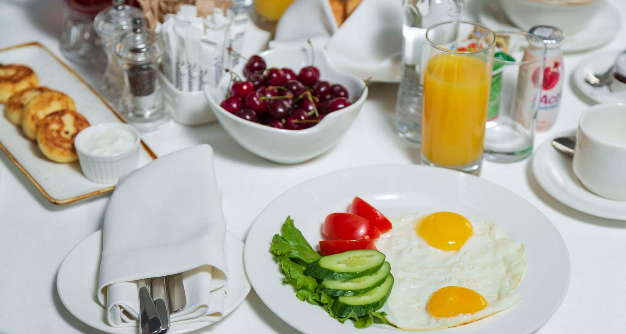 Radisson Hotel Astana - breakfast at Restaurant Capri