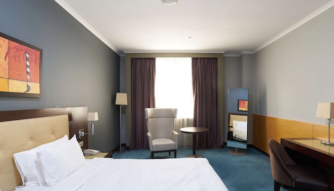 Radisson Hotel Astana - Guest room