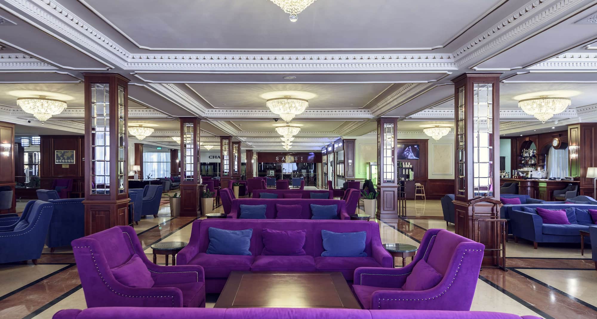 Radisson Hotel Astana - Spacious lobby, comfortable sofas and armchairs
