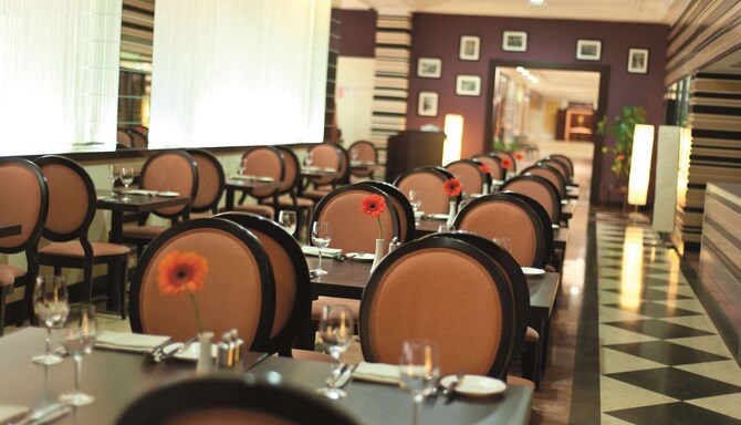 Radisson Hotel, Astana - Restaurant