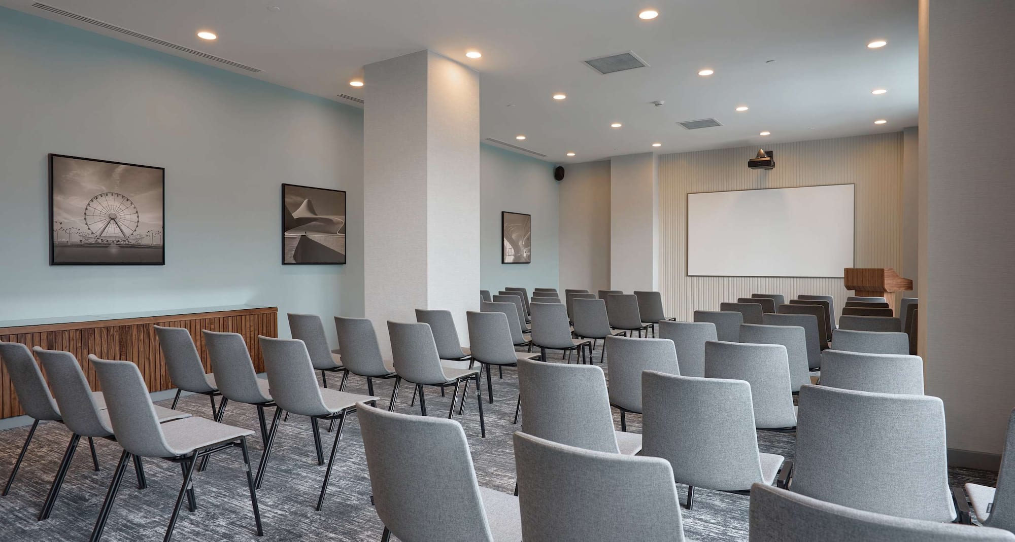 Radisson Hotel Baku - Nasimi Theatre