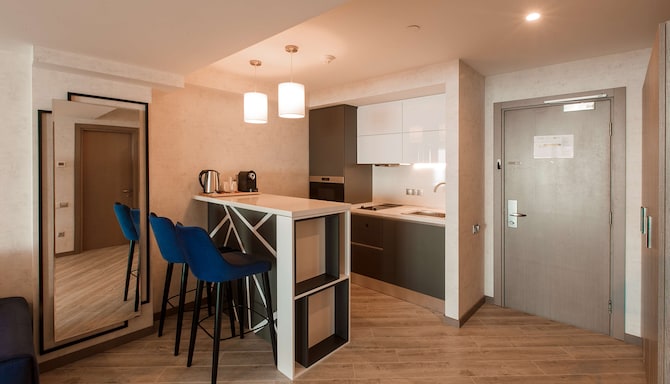 Radisson Hotel Baku - Studio kitchenette