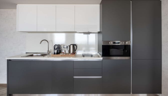 Radisson Hotel Baku - Apartment kitchenette