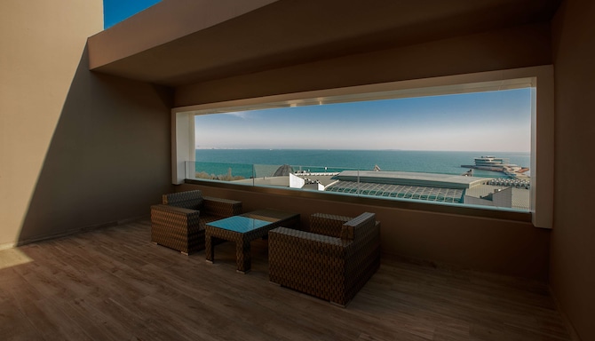 Radisson Hotel Baku - Studio with Caspian Sea view & terrace