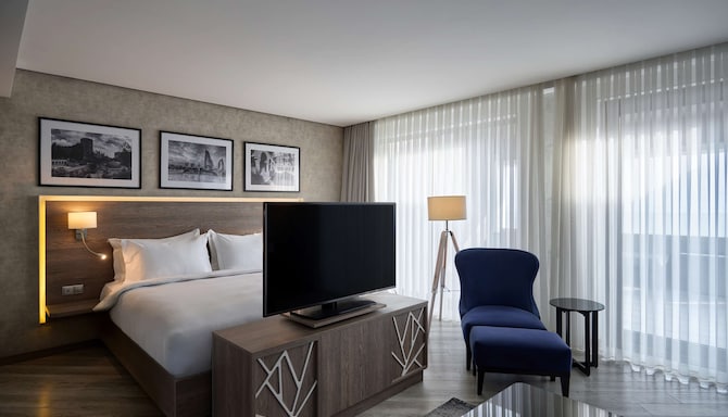 Radisson Hotel Baku - Studio Room with Terrace