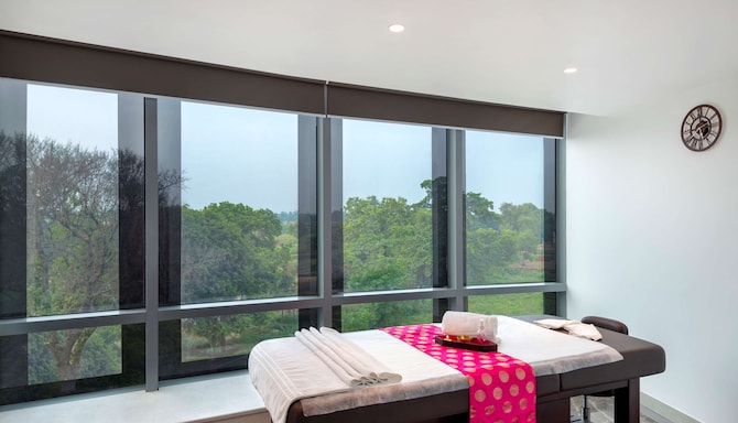 Radisson Hotel Bareilly Airport - Spa treatment room