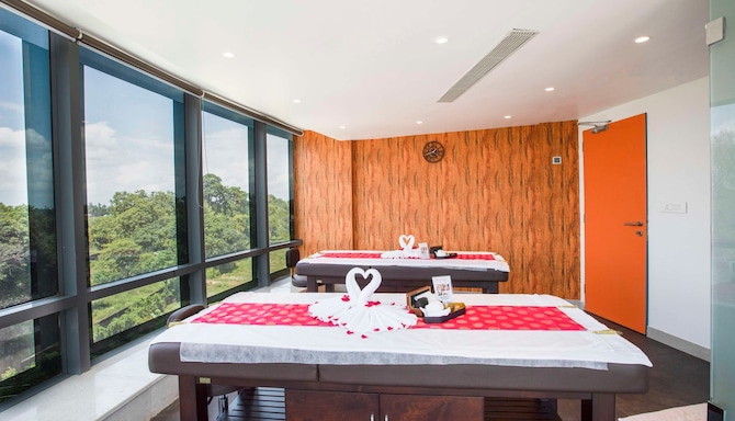 Radisson Hotel Bareilly Airport - Spa couple s treatment room