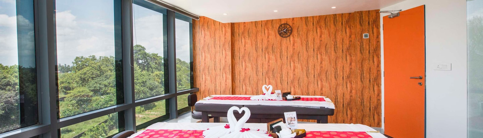 Radisson Hotel Bareilly Airport - Spa couple s treatment room