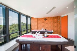 Radisson Hotel Bareilly Airport - Spa couple s treatment room