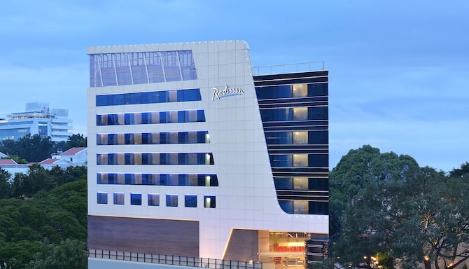 Radisson Bengaluru City Center - Facade