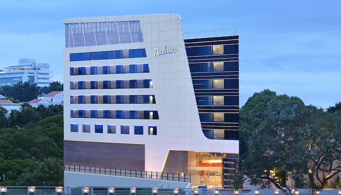Radisson Hotel Bengaluru City Center - Vy över fasaden