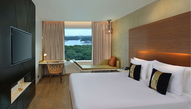 Radisson Hotel Bengaluru City Center - Deluxe Room-Lake View