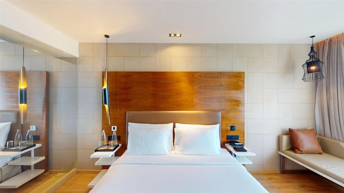 Radisson Hotel Bengaluru City Center - Guest room