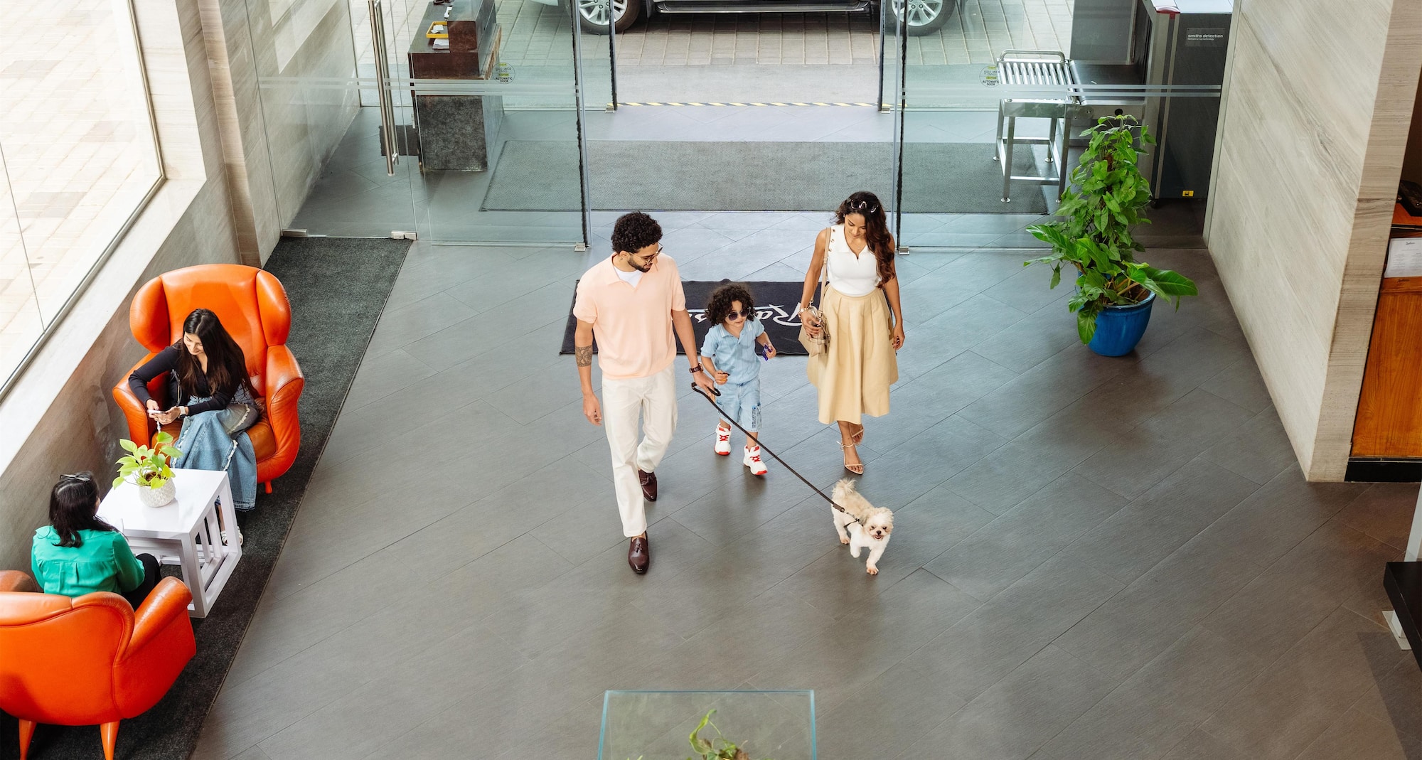 Radisson Hotel Bengaluru City Center - Hotel lobby