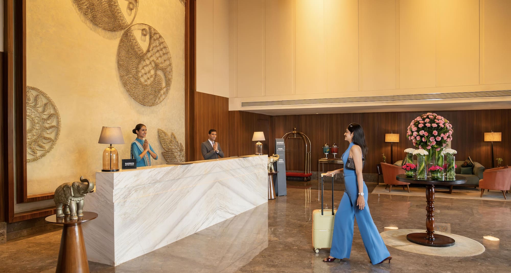Radisson Hotel Bhopal - Lobby Check in