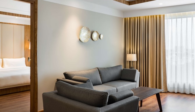 Radisson Hotel Bhopal - Deluxe Suite