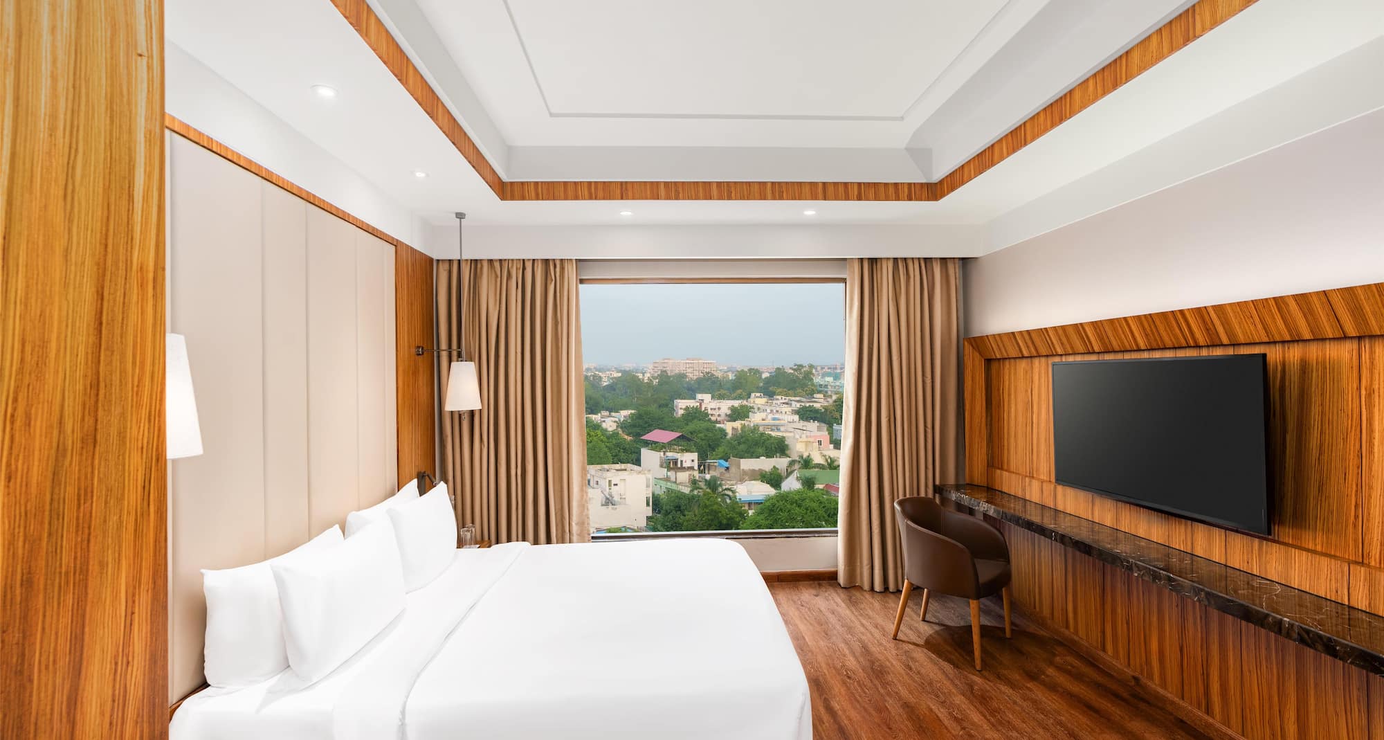 Radisson Hotel Bhopal - Suite Bedroom