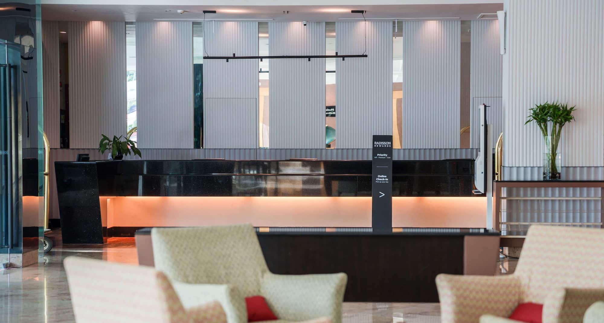 Radisson Hotel Brunei Darussalam - Lobby