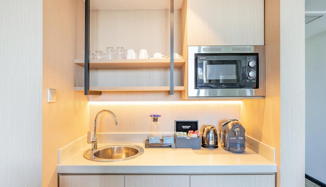 Radisson Hotel Brunei Darussalam - スイートキッチン
