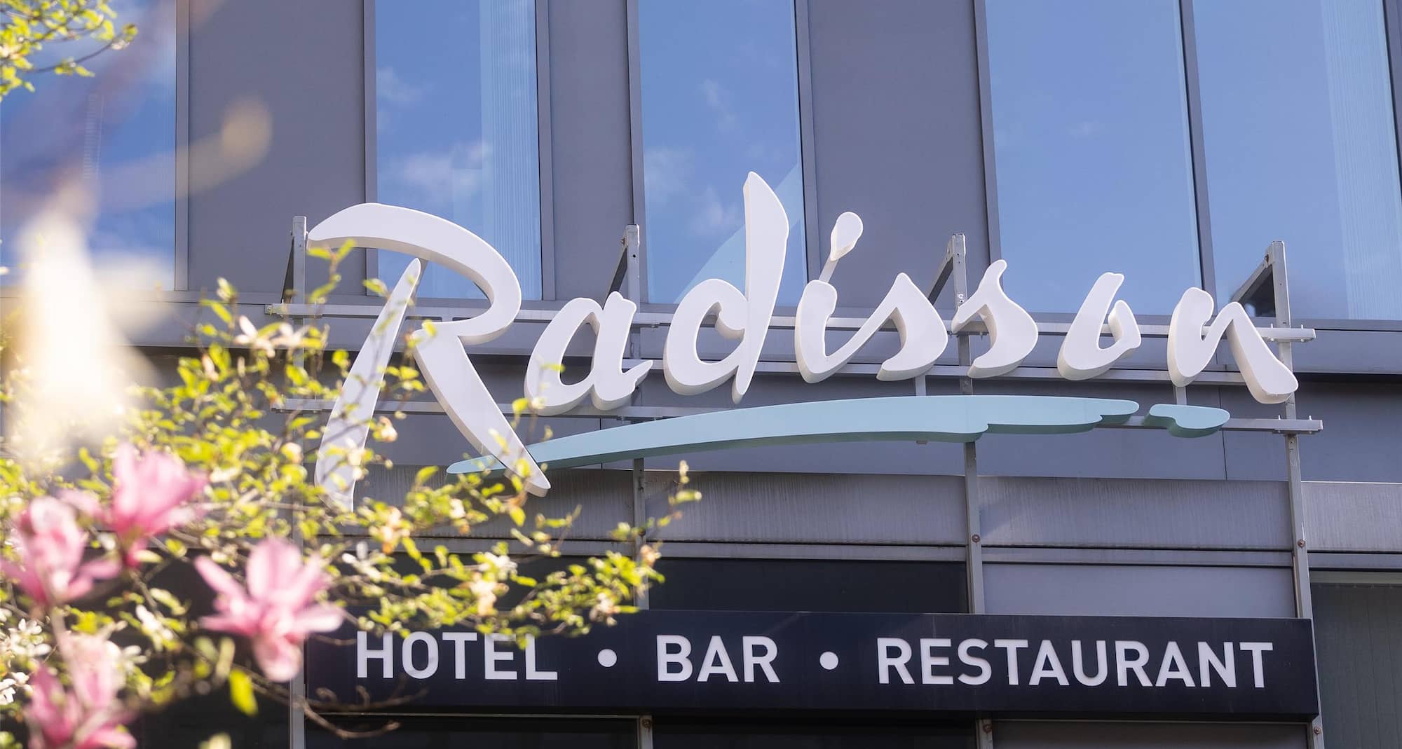 Radisson Hotel Brussels Centre Midi - Hotel Facade