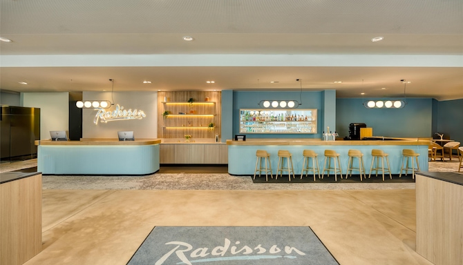 Radisson Hotel Brussels Centre Midi - Reception - lobby