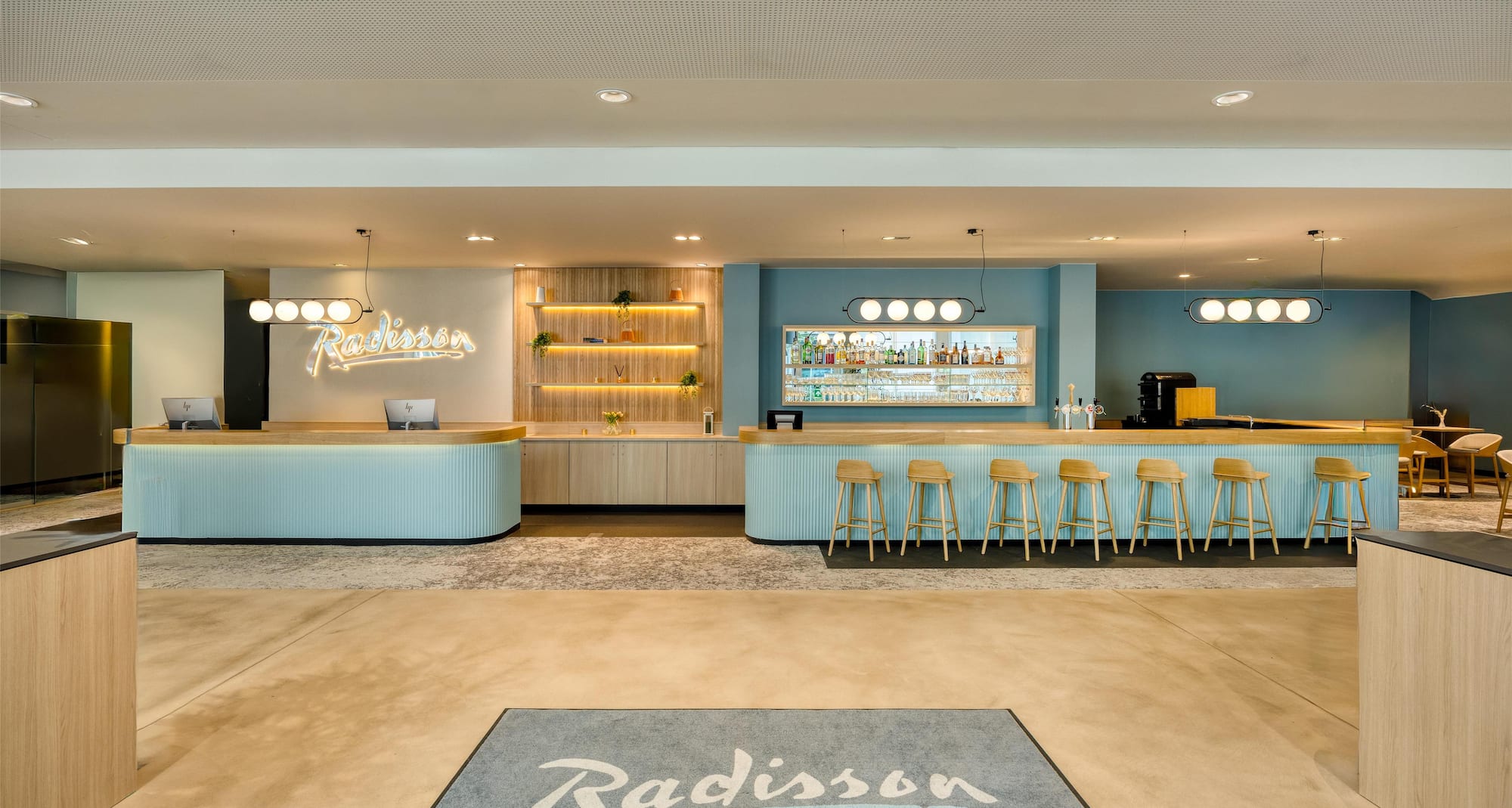 Radisson Hotel Brussels Centre Midi - Reception - lobby